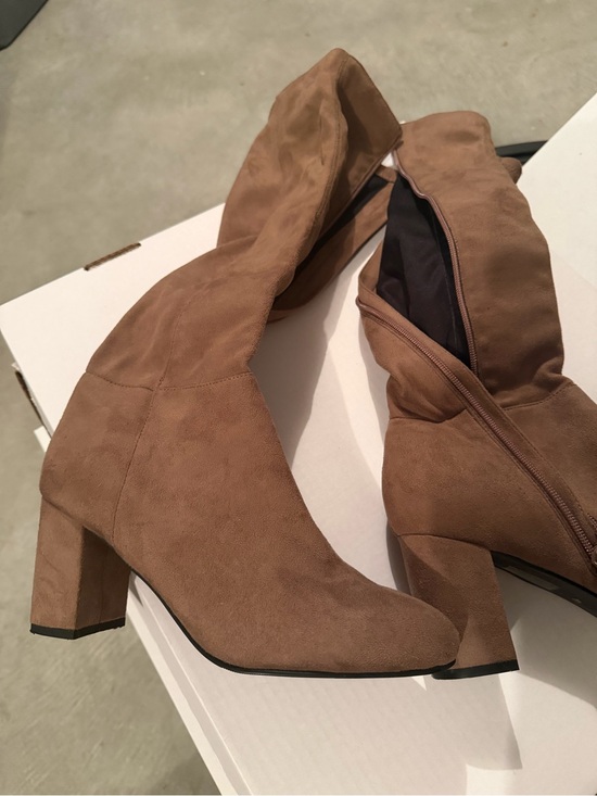 le chateau Shoes - le chateau Tan Suede Chunky Heel Knee Boots